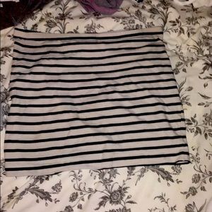 Two skirts. Only been worn twice. PRICE: 2 for 10$